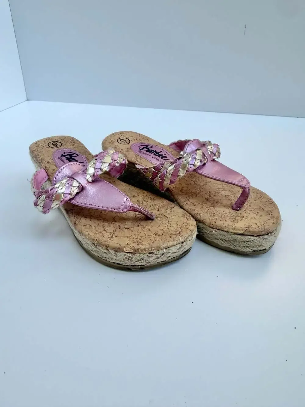 Vintage/Y2K Barbie Metallic Pink and Gold Wedge Thong Sandals - Size 9C